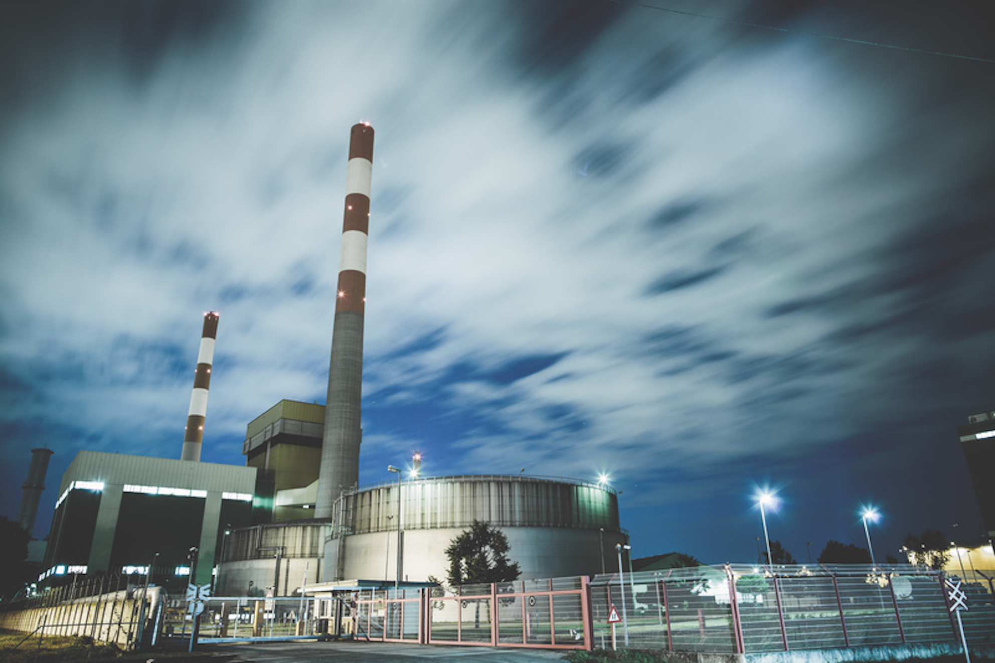 Kraftwerk Simmering bei Nacht