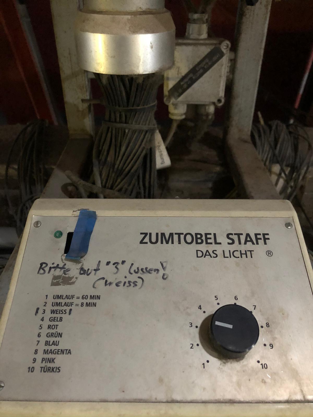 Die LED-Schaltzentrale hinter der Beleuchtung unserer goldenen Kugel.