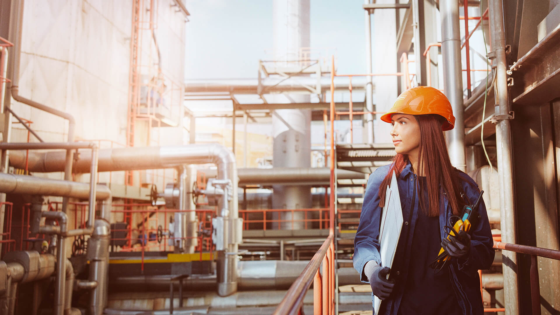 Mitarbeiterin Tahira Shafiq, Schichtarbeiterin im Asset Betrieb.