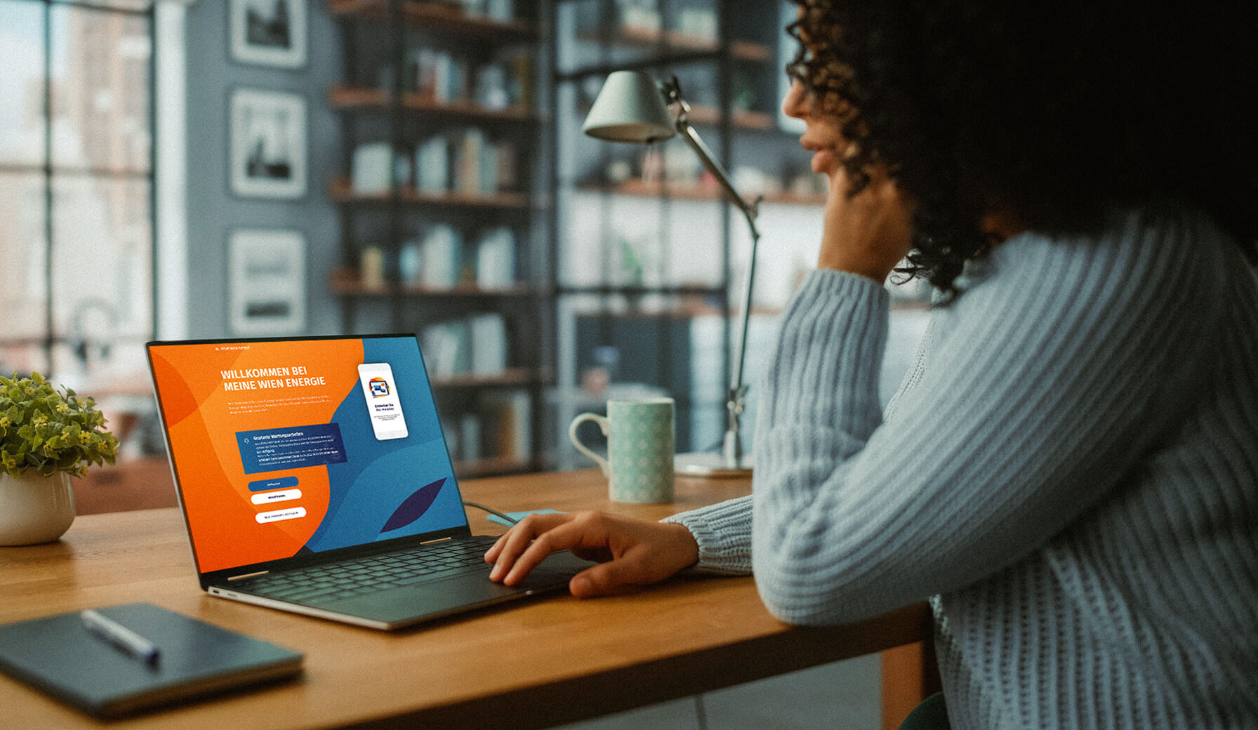Frau mit Laptop meine.wienenergie.at