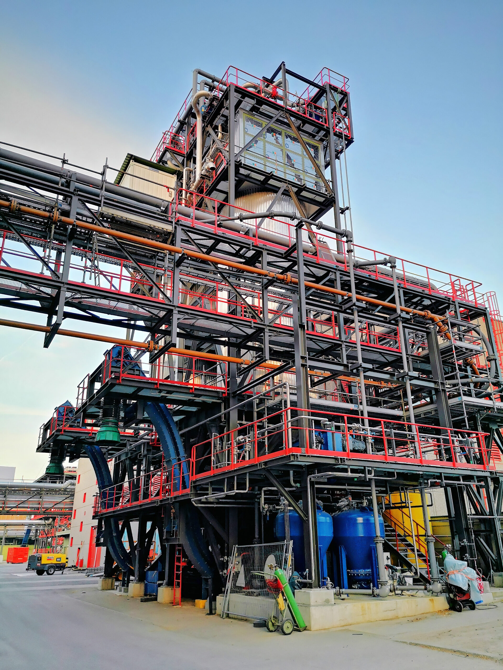 Außenansicht der Klärschlammtrockner-Anlage in der Müllverbrennungsanlage Simmeringer Haide