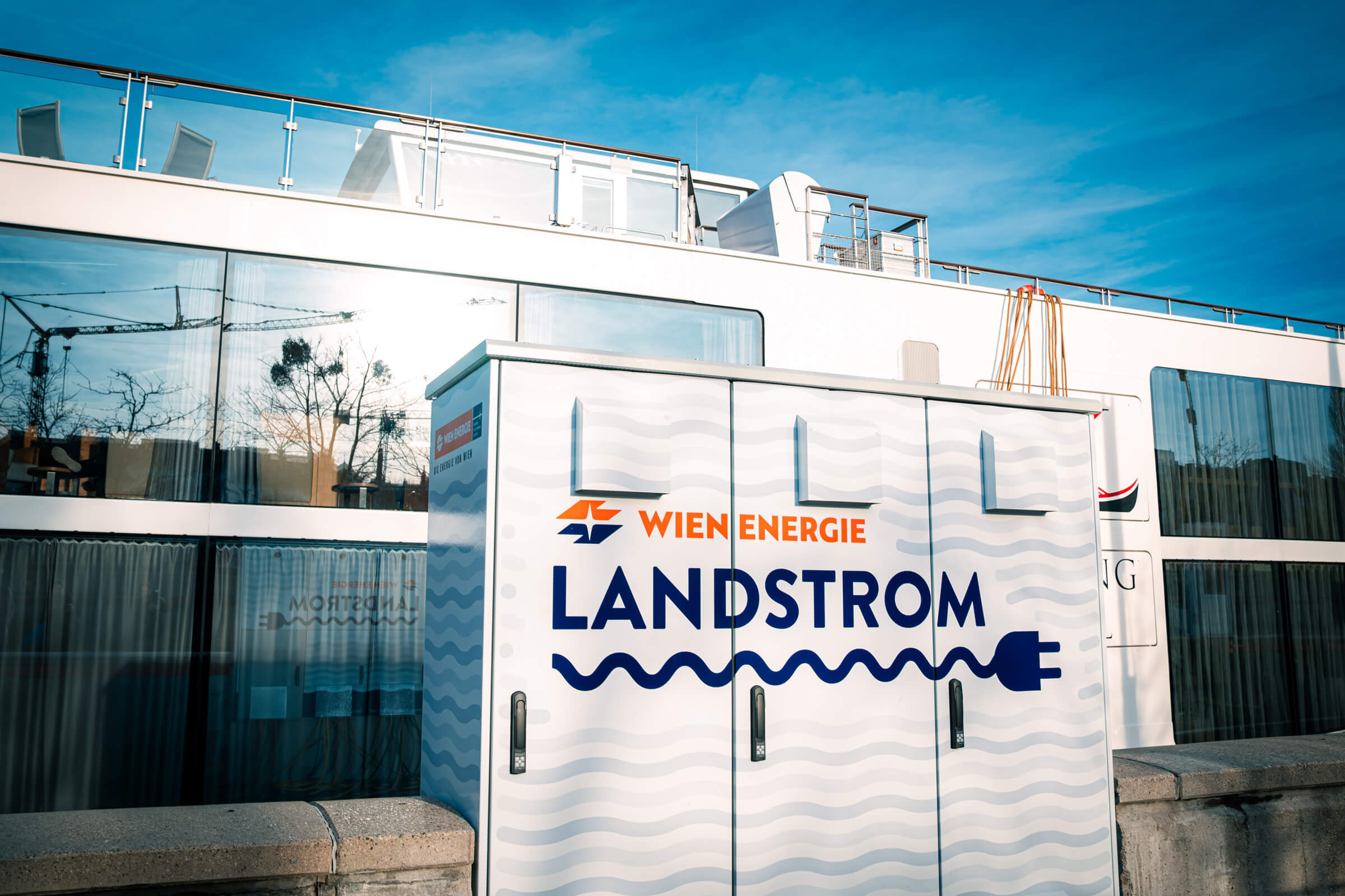 DSC00715-Landstrom-Header