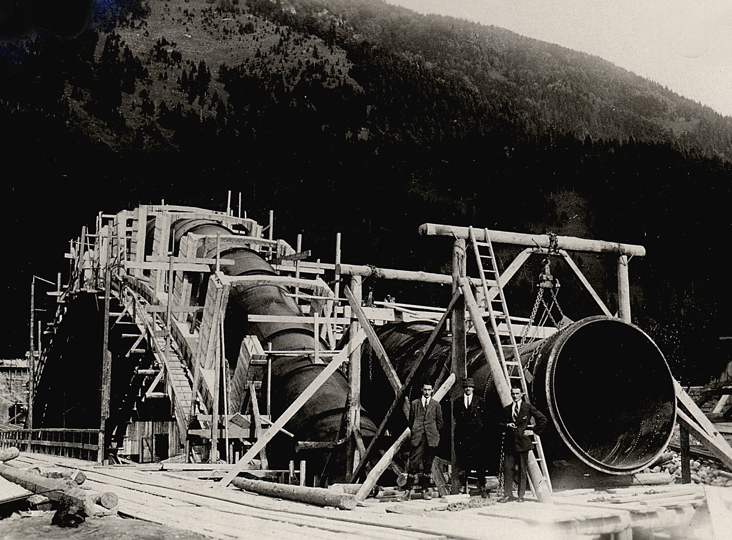 Historische Aufnahme der Dükerbrüke im Wasserkraftwerk Opponitz.